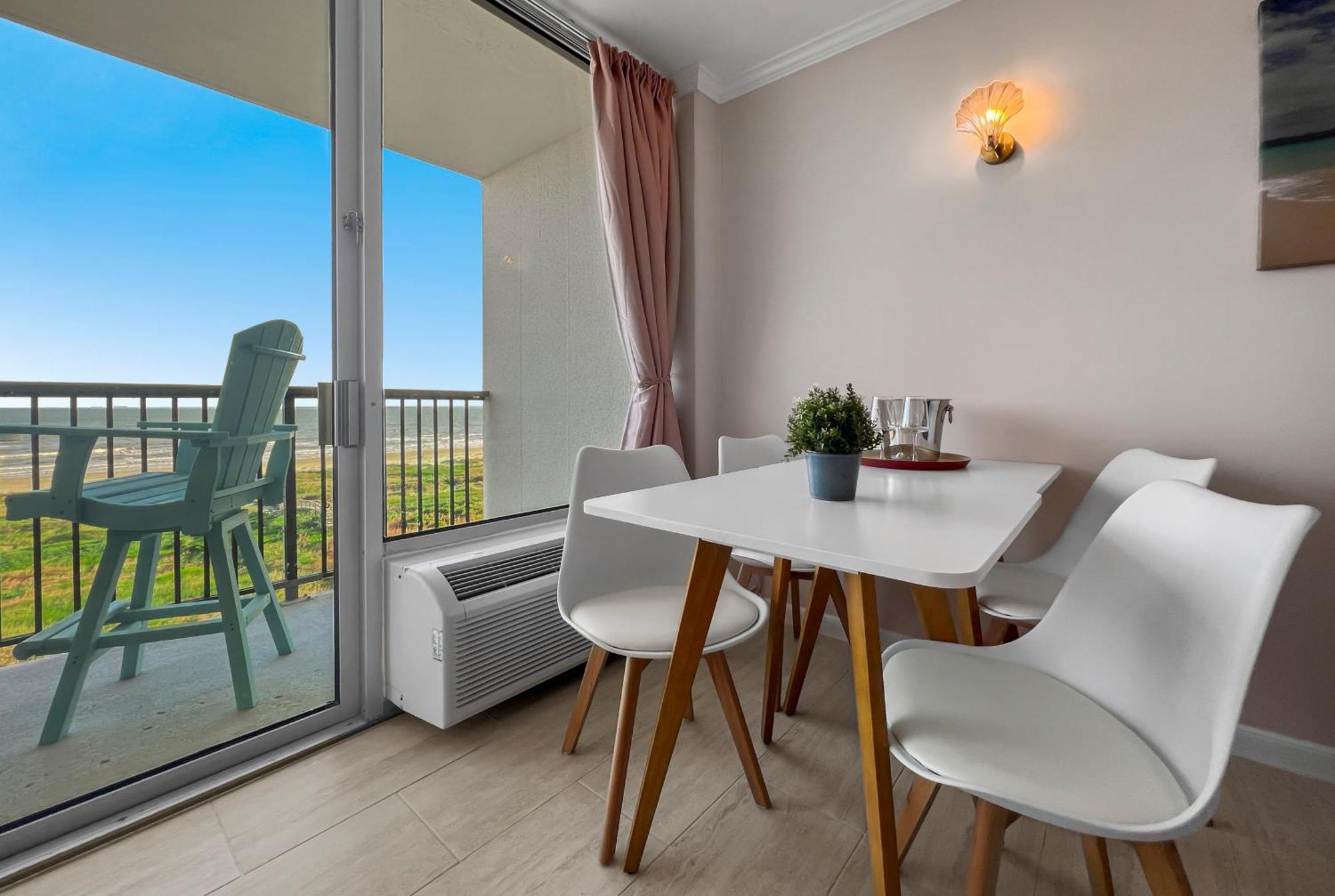 Islander East Condominiums Galveston Room photo